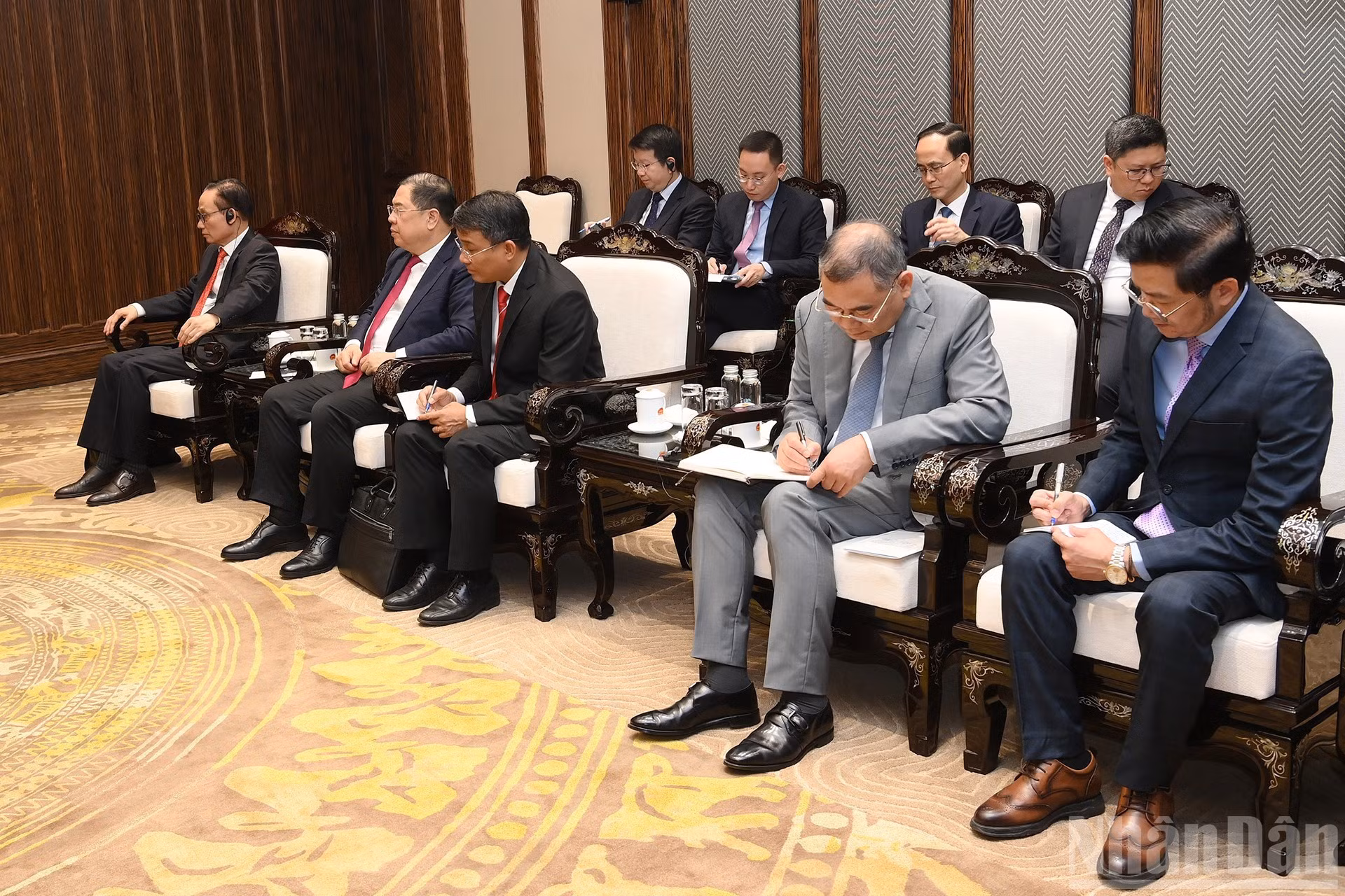 越南代表团。