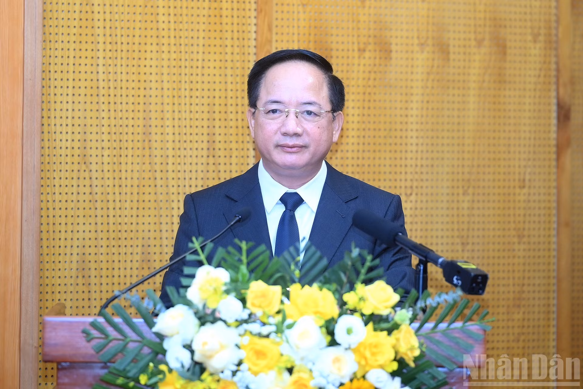 越共中央书记处书记、中央宣教与民运部部长郑文决大将发表指导性讲话。