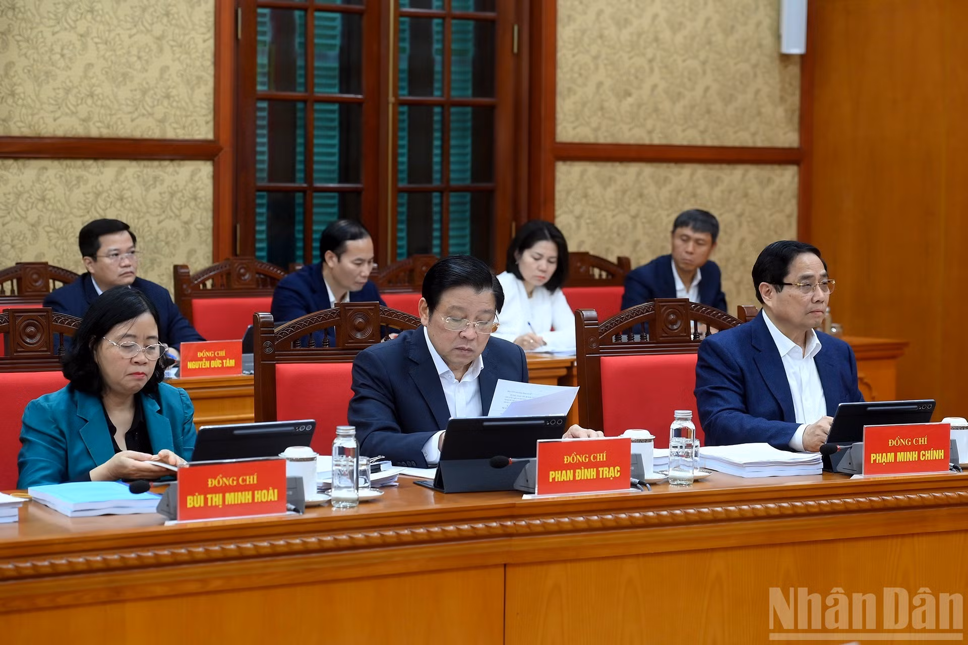 范明正总理和各位代表出席会议。