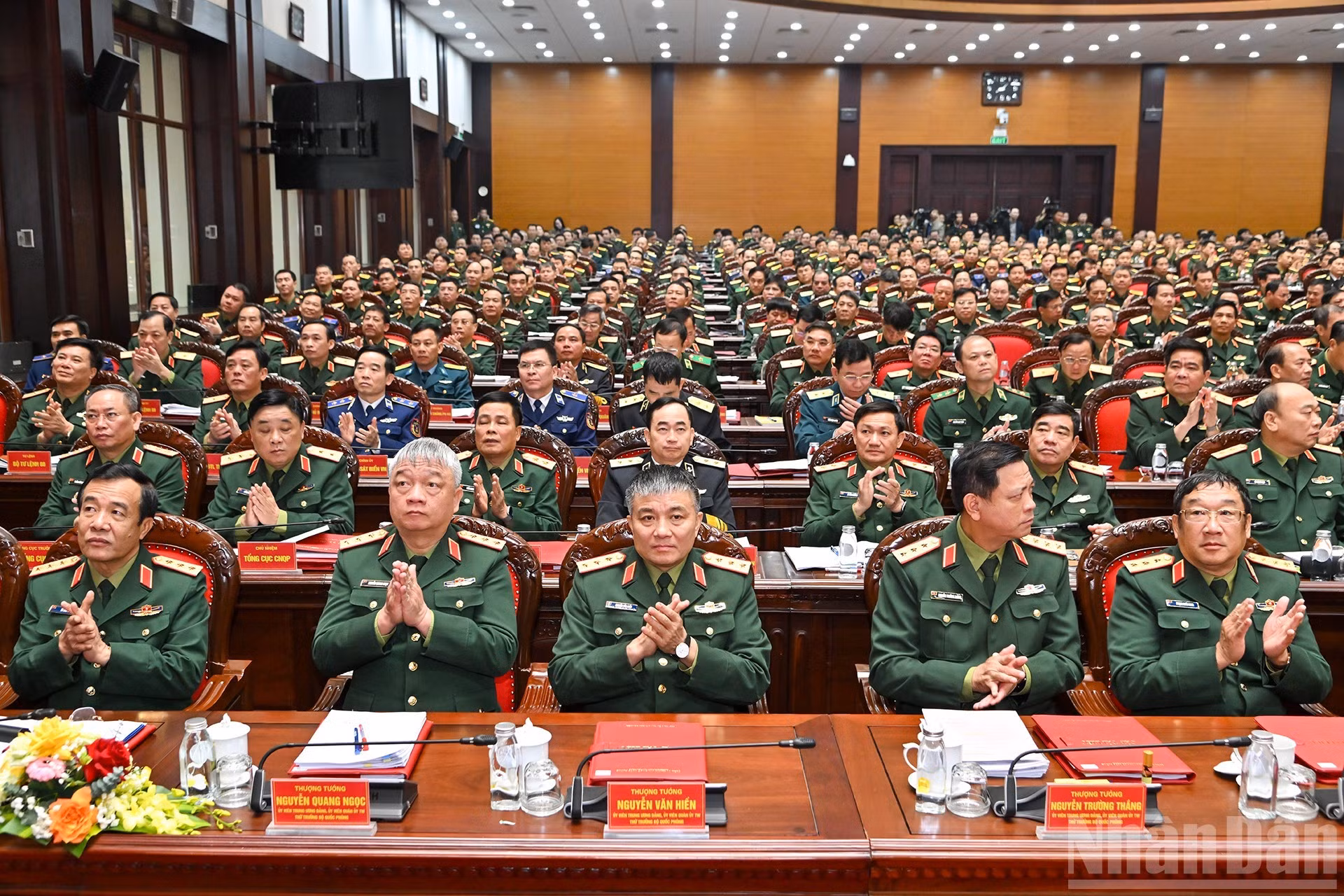 与会代表。