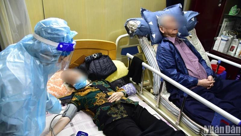 越南卫生部门诊就医管理局要求进一步加强对新冠肺炎病例的发现与治疗工作。