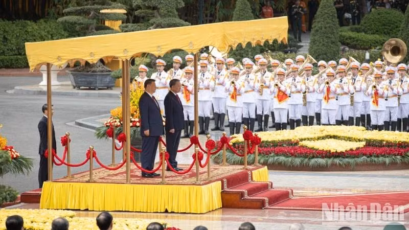 越共中央总书记苏林为中共中央总书记、中国国家主席习近平举行欢迎仪式