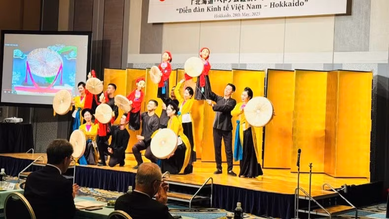 艺术演出受到日本观众的喜爱。(图片来源:升龙水上木偶剧院) 艺术演出受到日本观众的喜爱。(图片来源:升龙水上木偶剧院)