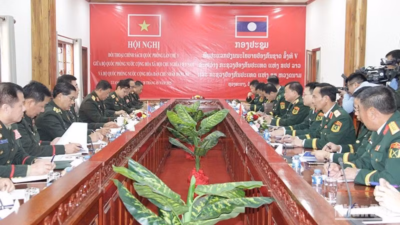 越老国防部第五次防务政策对话在老挝举行。（图片来源：越通社）