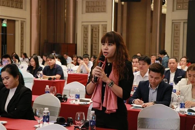 同奈省FDI企业代表在会上发表讲话。（图片来源：越通社 ） 