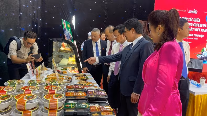 地道的越南餐食和饮品将在火车上广泛供应。（金钗 摄）