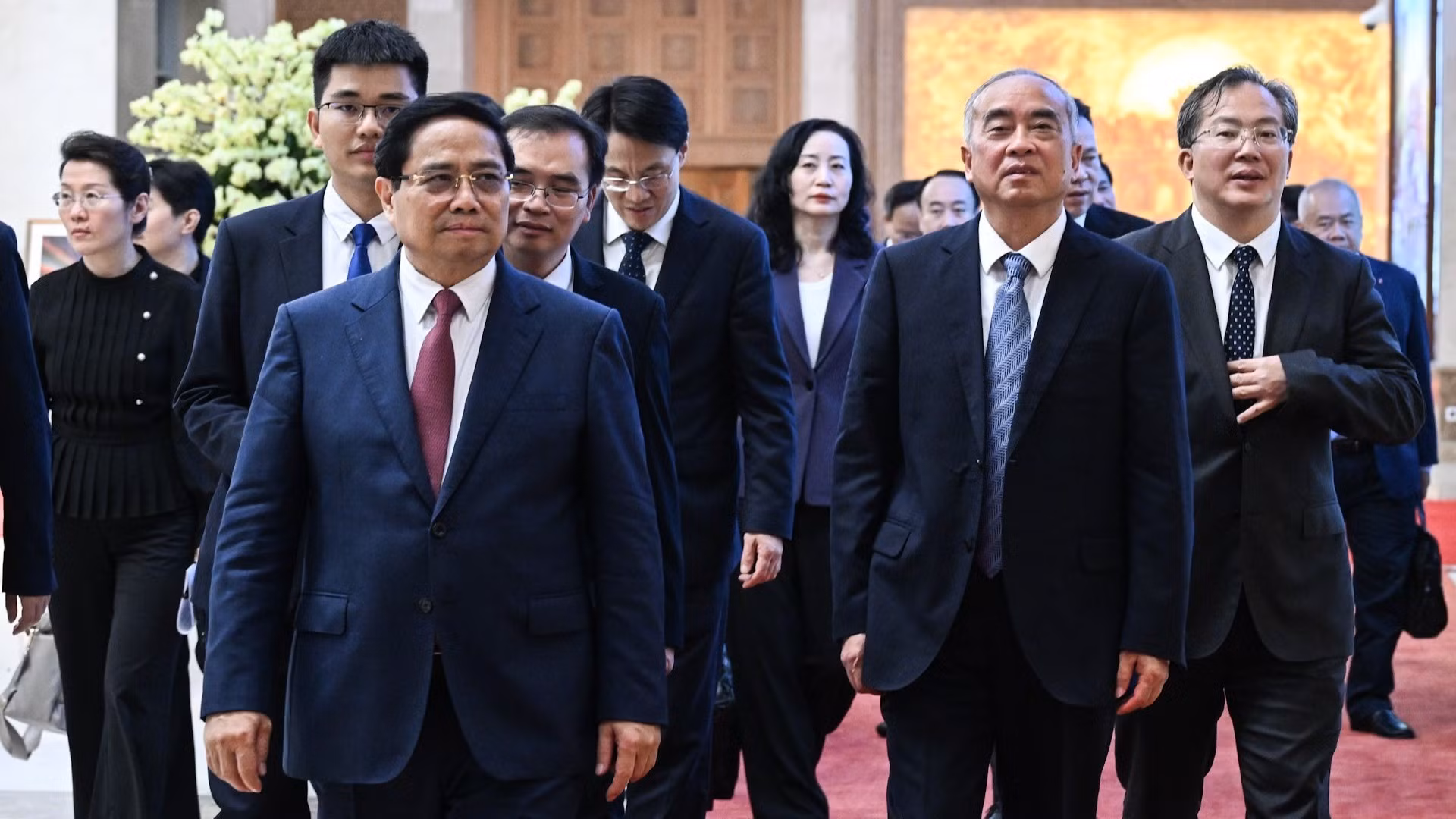范明正总理和中国山东省委书记林武。