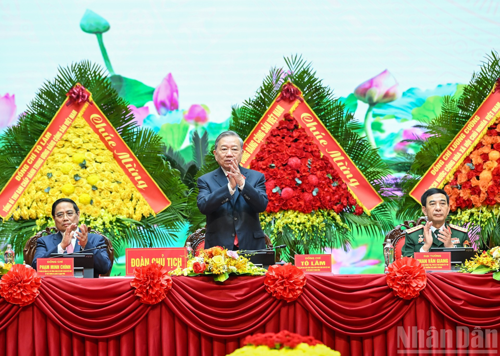 苏林总书记出席越共人民军第十二次代表大会。 anh-2.jpg