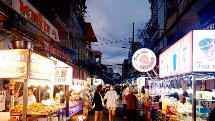 胡氏纪美食街。（图片来源：vnexpress.net）