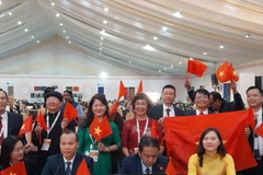 越南代表团。