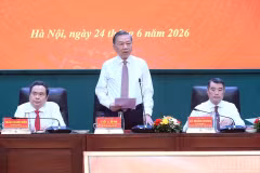 苏林总书记、国家主席在会上发表讲话。