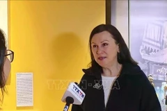 俄罗斯国立东方艺术博物馆常设展览与藏品部主任、俄罗斯著名越南艺术策展人阿尔比娜·谢尔盖耶夫娜·列戈斯塔耶娃。（图片来源：越通社）