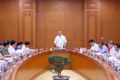 越共中央总书记、国家主席苏林在会上发表讲话。