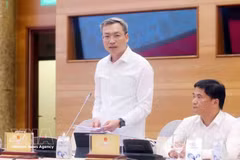公安部发言人阮国瓒少将在政府例行记者会上回答记者提问。