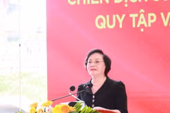 范氏清茶副总理在启动仪式上发言。