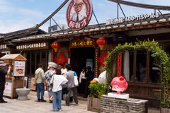 一家沙县小吃门店坐落在沙县东门古街。