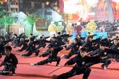 附图。