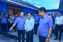 越共中央书记处常务书记陈锦秀同最高人民检察院党委常务委员会举行工作会议【组图】