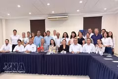 出席越南与韦拉克鲁斯企业对接研讨会的代表合影。（图片来源：越通社）