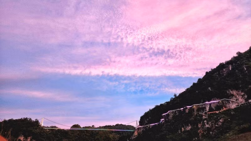 令人印象深刻地白龙玻璃桥（组图） ảnh 6