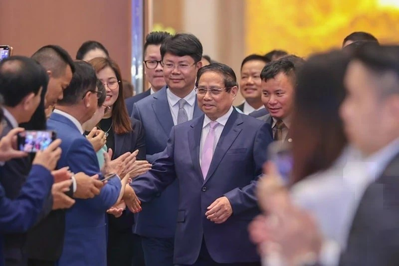 领导小组由政府总理范明正担任组长。