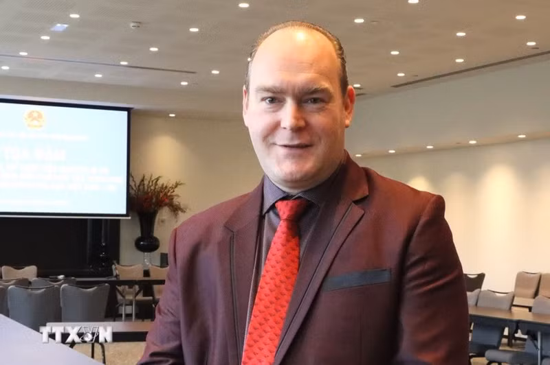 布鲁塞尔工程学院讲师埃里克·范·瓦伦伯格。（图片来源：越通社）