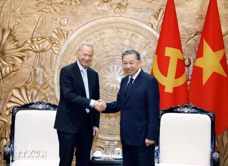 越共中央总书记、国家主席苏林会见谷歌公司原董事长埃里克·施密特。