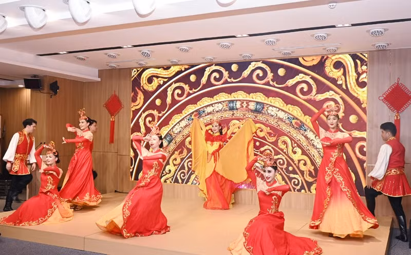 “新疆是个好地方”2026年新疆文化和旅游资源海外推广活动4月27日在河内举办。