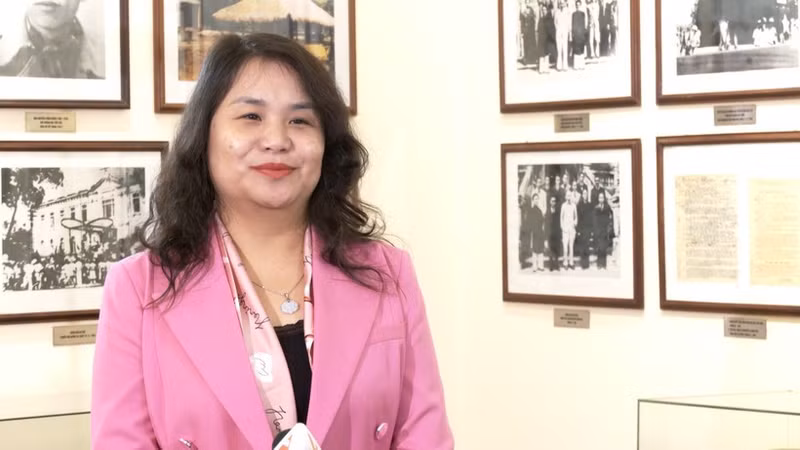 第十届越南祖国阵线中央委员会主席团委员、越南祖国阵线中央委员会机关下属民主监督与社会评议委员会主任阮琼莲。