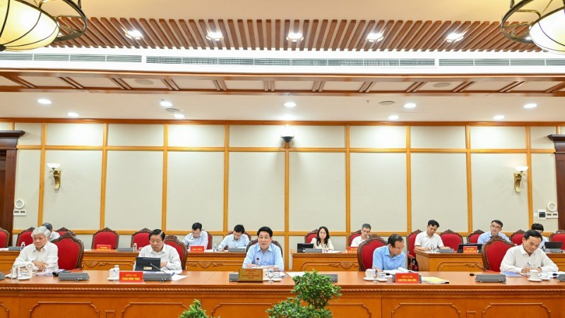 越共中央政治局就高平省和顺化市党代会筹备工作提出意见。