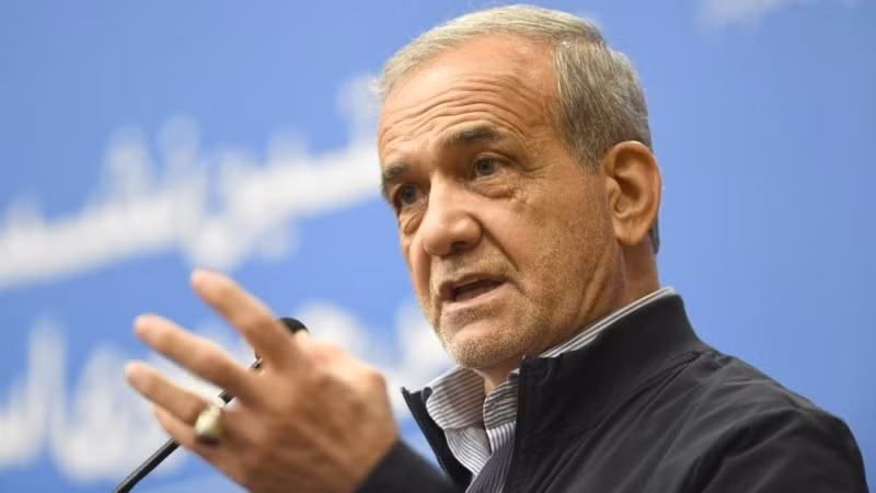 2024年9月16日，伊朗总统马苏德·佩泽什基安在伊朗德黑兰出席新闻发布会。（图片来源：新华社）