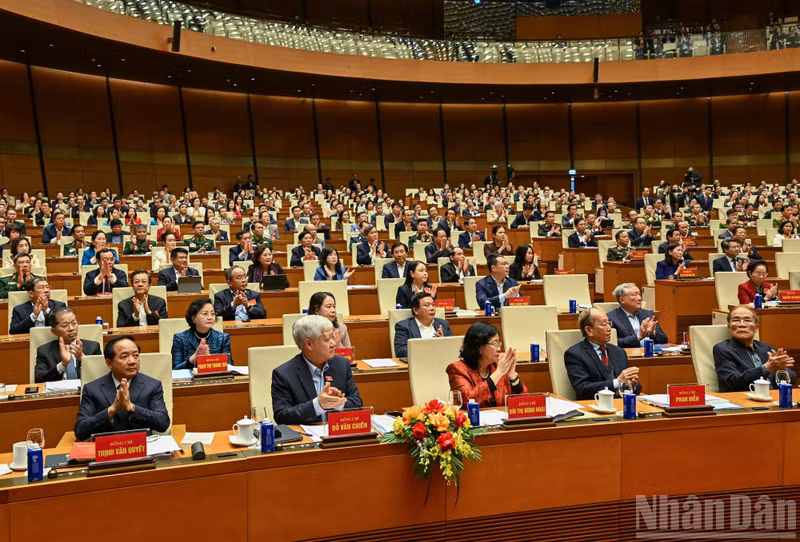 出席会议的党政领导人、前任领导人。（维灵 摄）