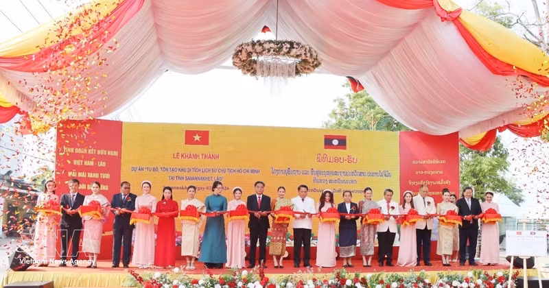 胡志明主席历史遗迹区修缮保护项目竣工暨移交仪式举行。（图片来源：越通社）