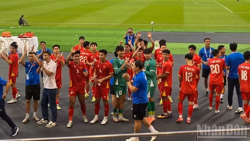 越南U22昂首晋级半决赛。