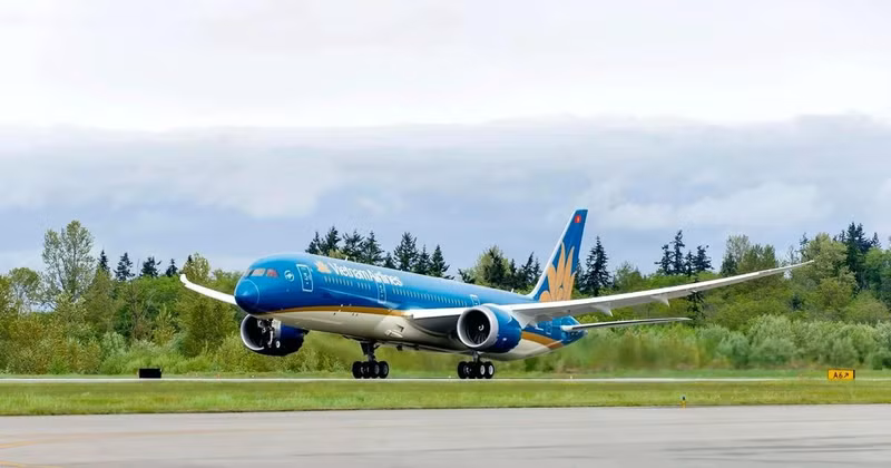 飞机于2026年1月26日1时39分安全降落在新山一机场。