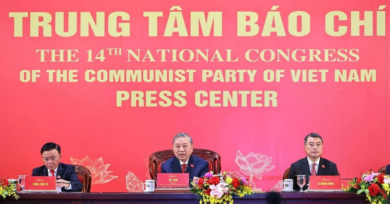 苏林总书记主持国际新闻发布会，通报越共十四大成果。