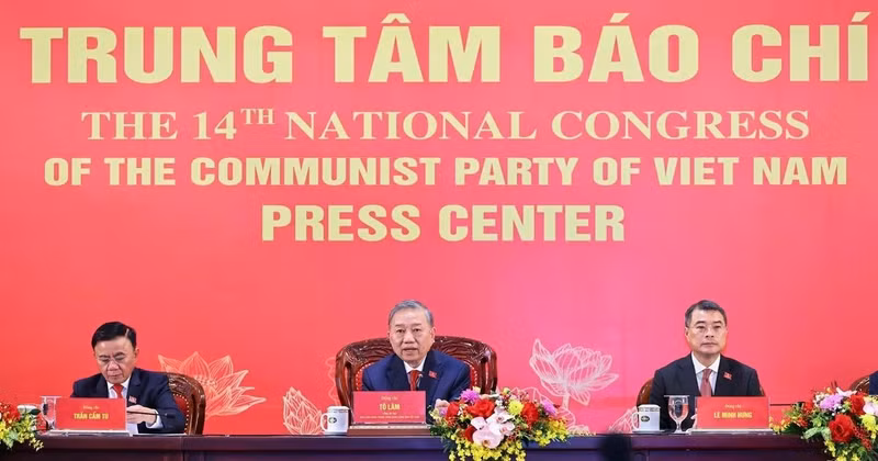 苏林总书记主持国际新闻发布会，通报越共十四大成果。