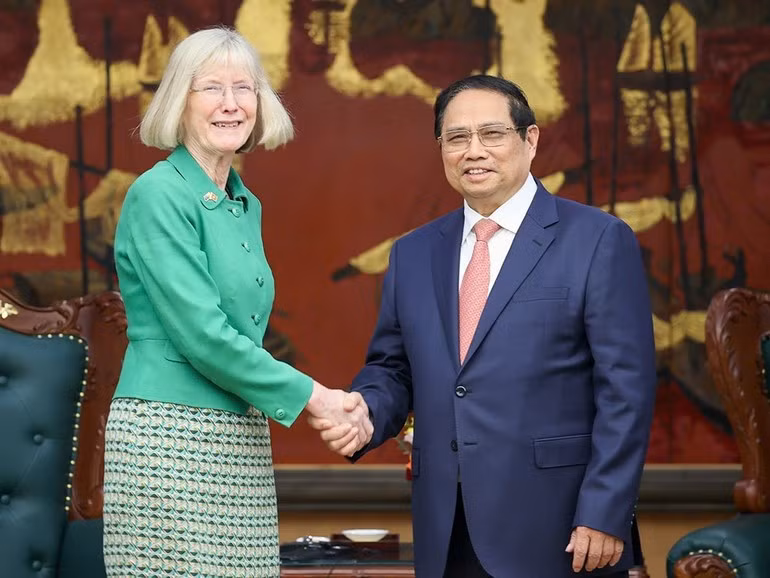 越南政府总理范明正会见澳大利亚新任驻越大使伯德。