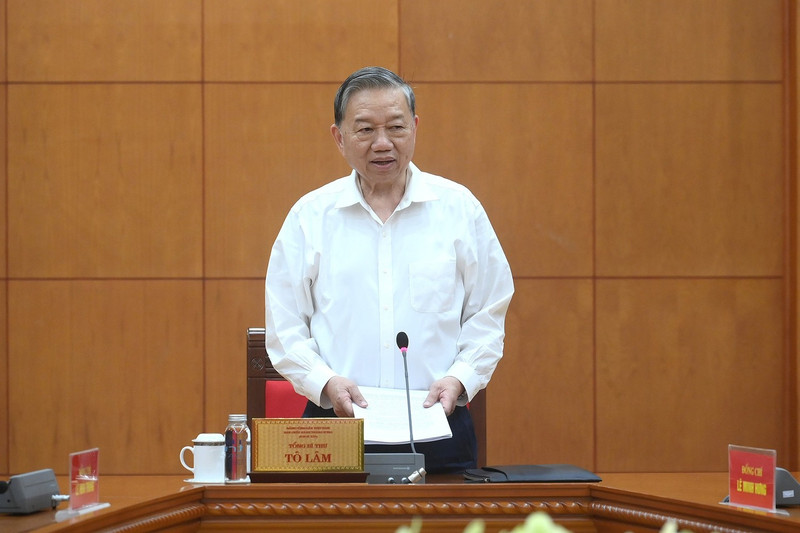 苏林总书记发表讲话。