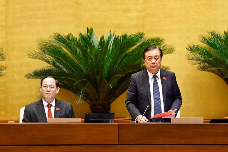 国会副主席黎明欢发表讲话。