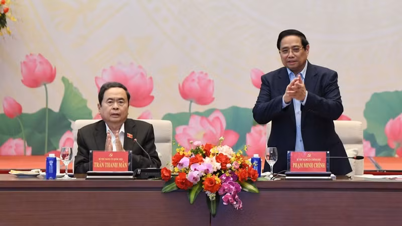 政府总理范明正，国会主席陈青敏共同主持会议。（维灵 摄）