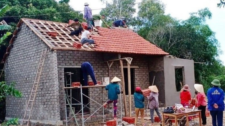 截至2025年7月8日，全国共实现拆除26.4万余间危旧房，其中23万间已重建竣工。