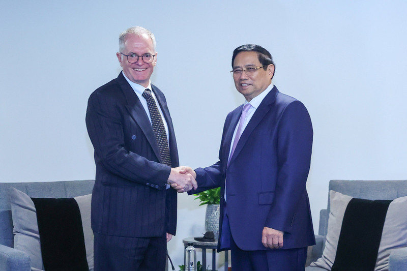 范明正总理会见南非工商会副主席尼尔·波洛克。