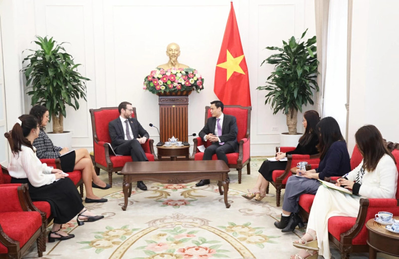 会见场景。（图片来源： baoquocte.vn）