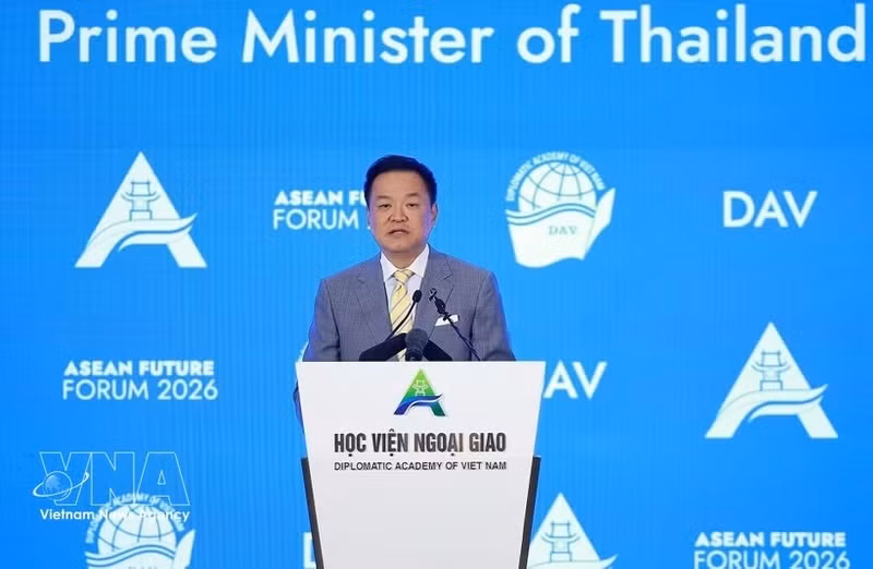 泰国总理阿努廷·参威拉军结束对越南的正式访问并出席2026年东盟未来论坛之行。