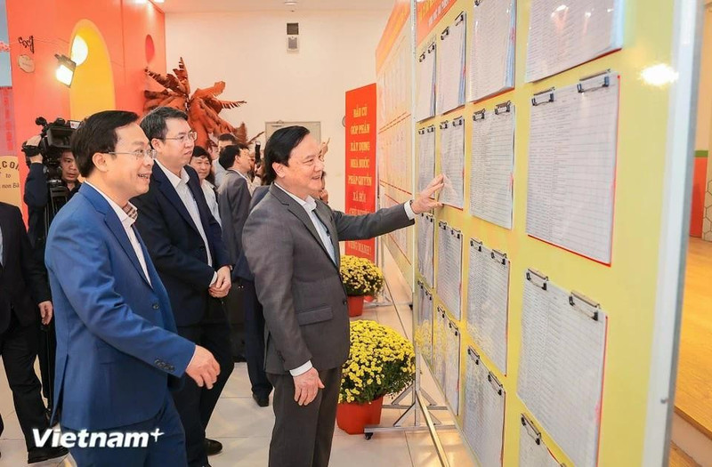 国会副主席阮克定对河内市选举准备工作开展检查指导工作。