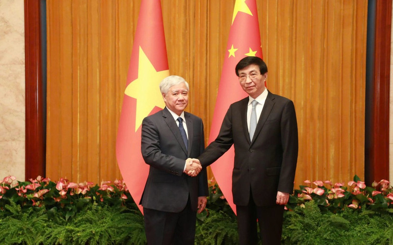 越南祖国阵线中央委员会主席杜文战向中国全国政协主席王沪宁致贺信。