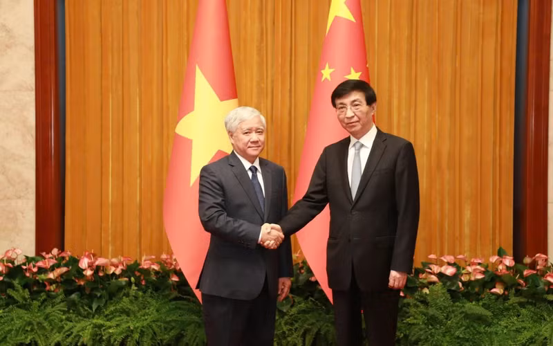 越南祖国阵线中央委员会主席杜文战向中国全国政协主席王沪宁致贺信。