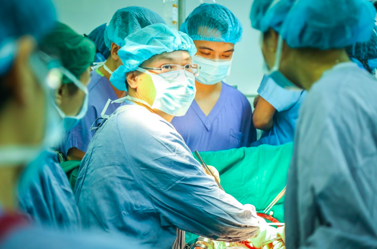 越南成功实施首例多米诺多器官移植手术。