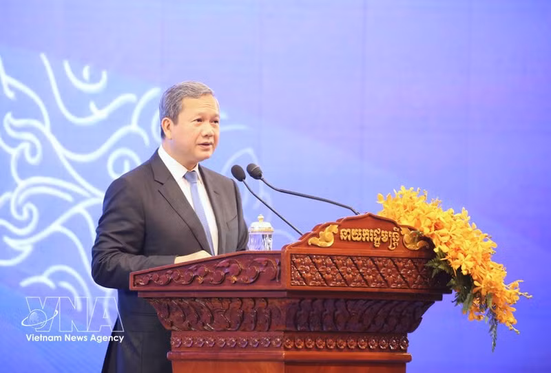 柬埔寨首相洪玛奈发表讲话。（图片来源：越通社）